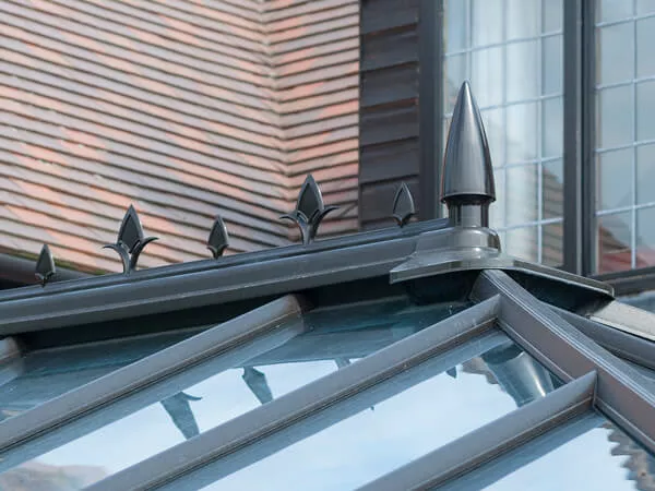 Living Space Crestings & Finials